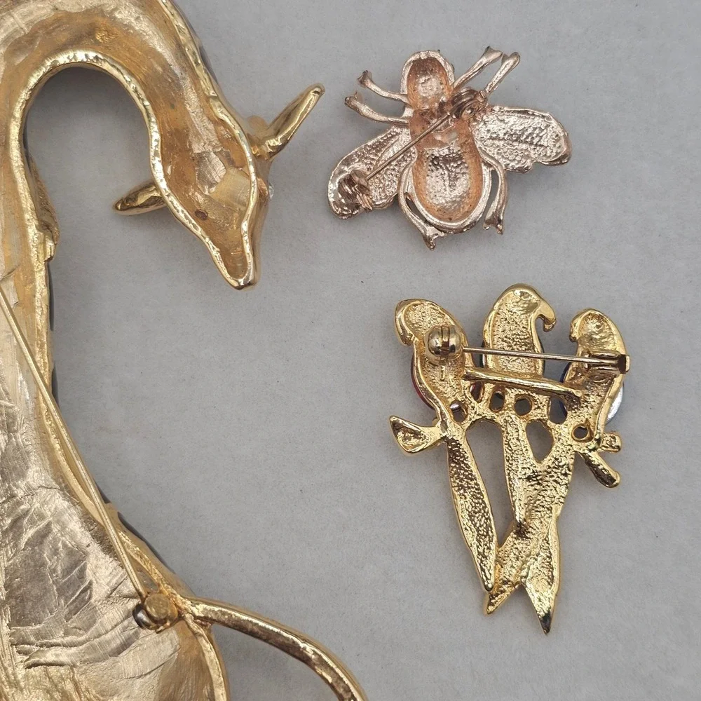 Rhinestone Enamel Animal Brooch Lot Giraffe Elephant Bee Bird 7pc Vintage Modern